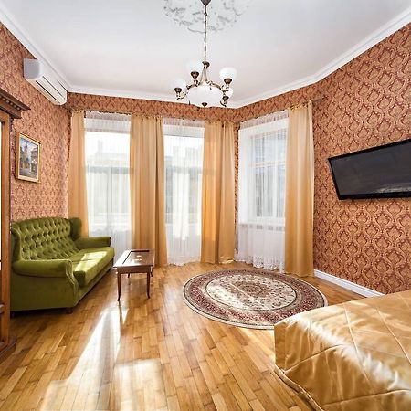 Cozy Apartment 39/34 Lviv Buitenkant foto